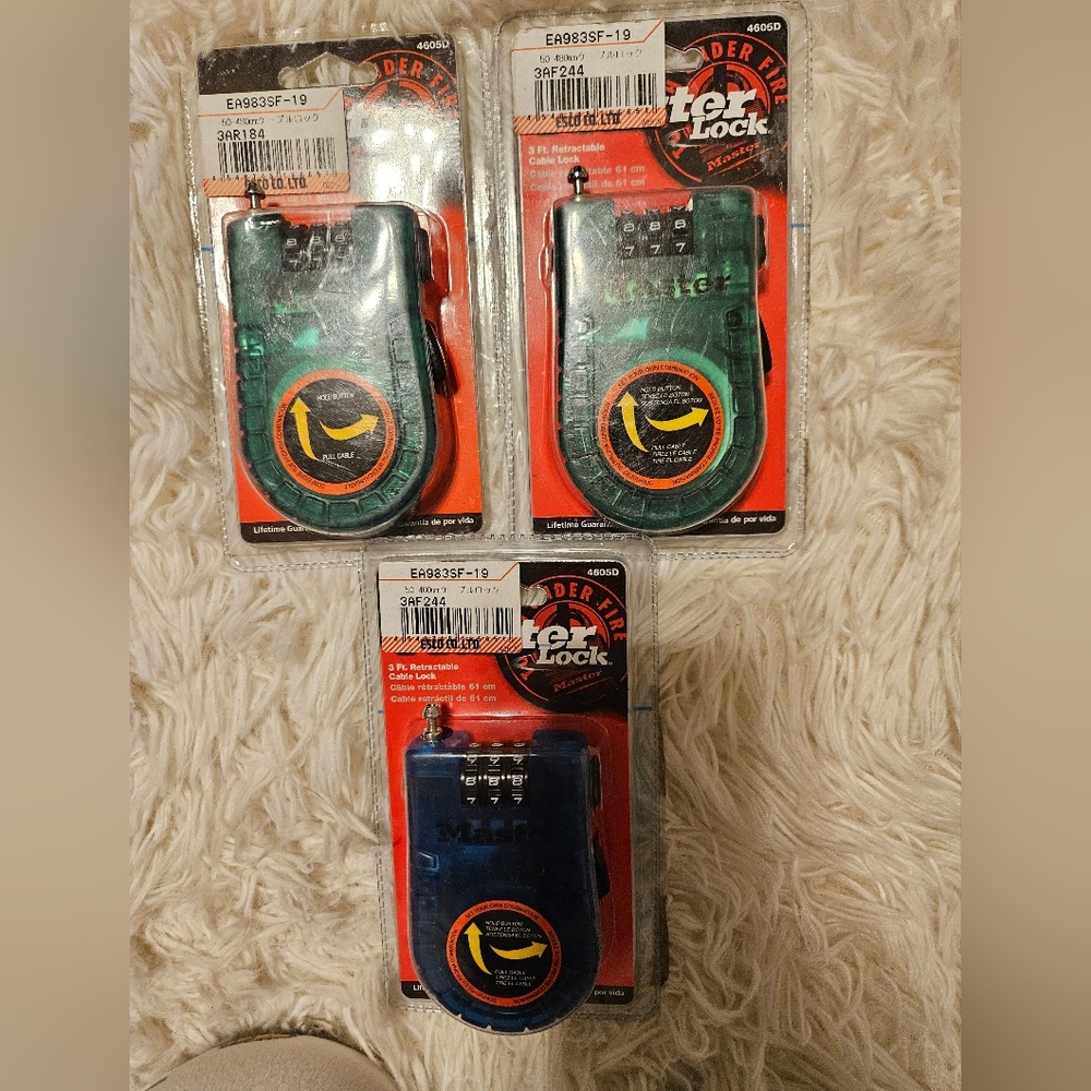 Retractable Cable Lock - Green and Blue